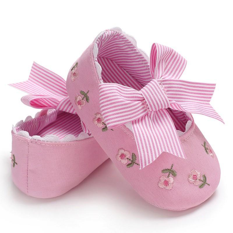 Baby Girls Anti-Slip Soft Sole Embroidered Bow Princess Shoes with Balls Design First Walkers Prewalkers Shoes
