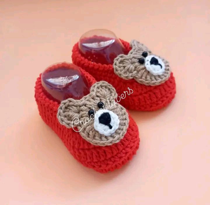 BABY BOOTIES / BABY SHOES / CUTE BABY WOOLEN CROCHET HANDMADE customize BABY GIRL