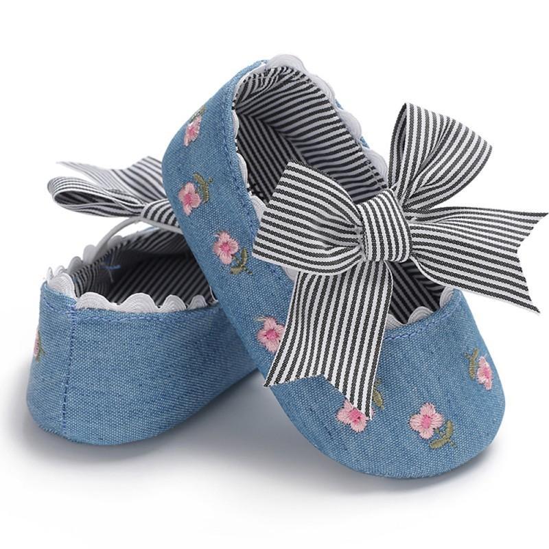 Baby Girls Anti-Slip Soft Sole Embroidered Bow Princess Shoes with Balls Design First Walkers Prewalkers Shoes