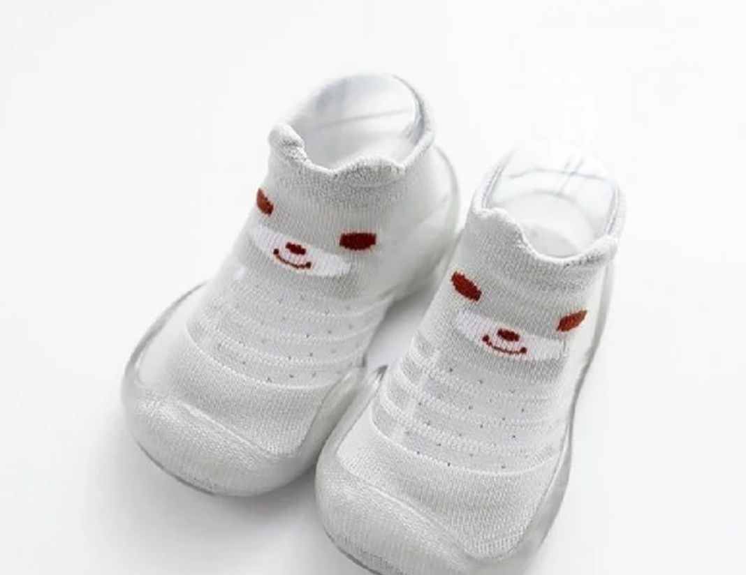 baby shoes imported stylish .baby sneakers skidders boy girl unisex imported