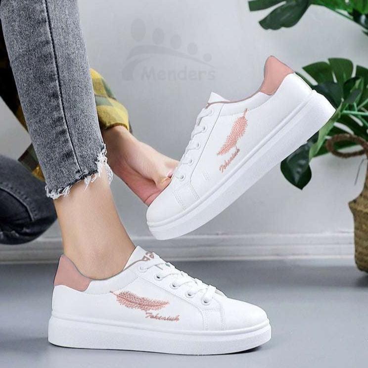 Side leaf sneaker